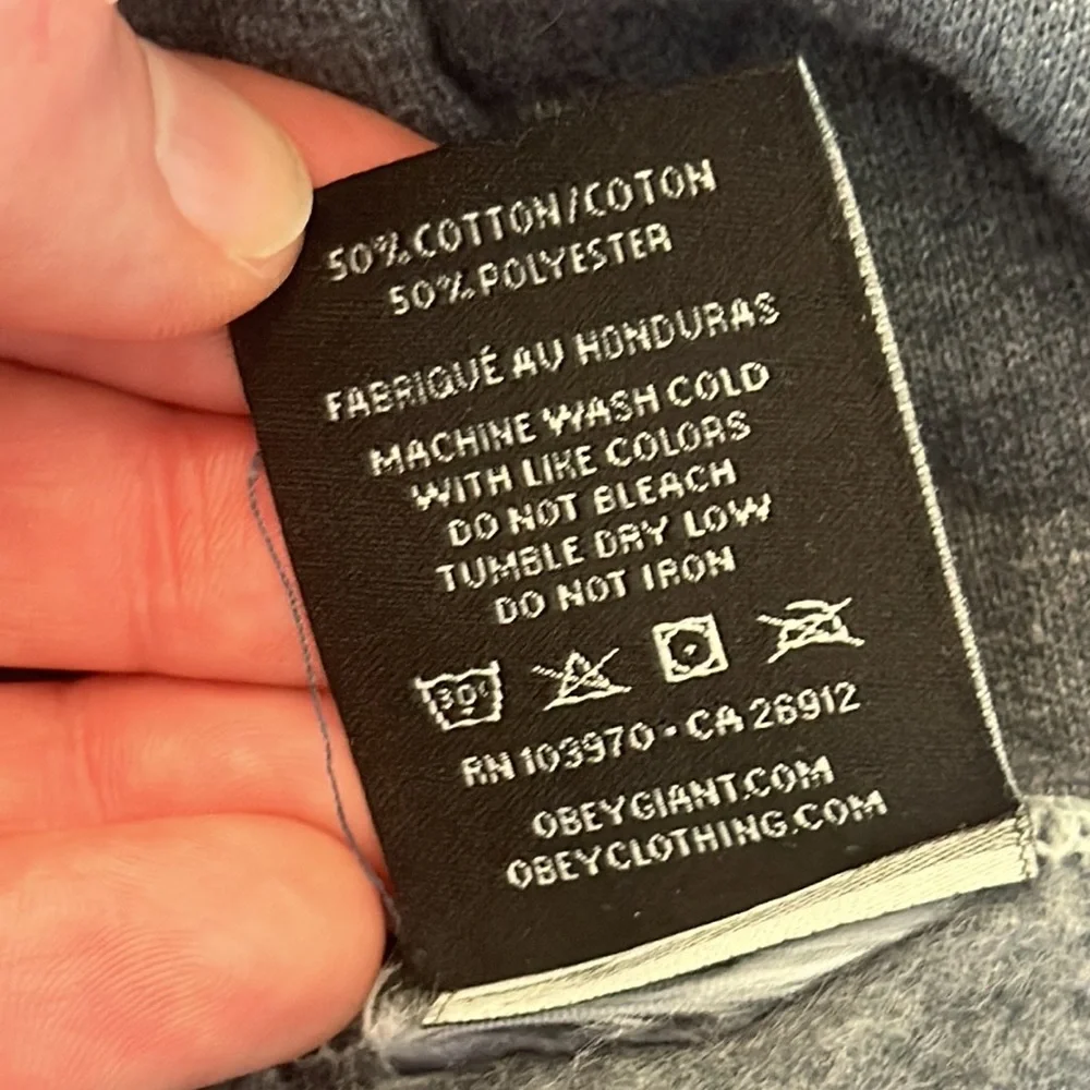 💔 Obey Lovely Hearts Sweatshirt💔 - Picture 6 of 9